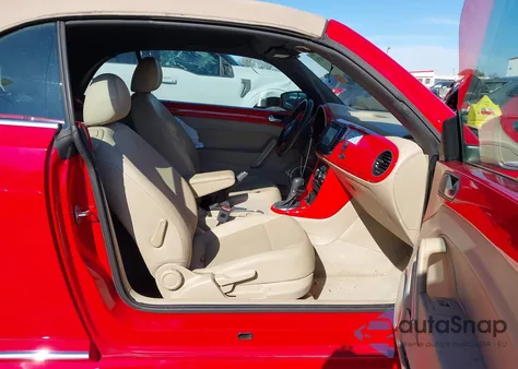 2017 Volkswagen Beetle #Pinkbeetle/1.8T Classic/1.8T S/1.8T Se/1.8T Sel z USA, uszkodzony, nr VIN 3VW517AT5HM802277